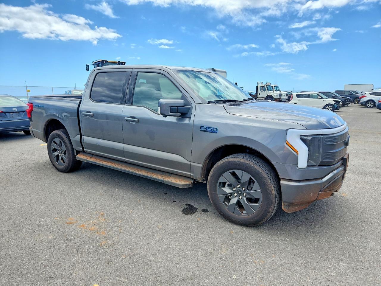 2025 Ford F150 Lightning Lariat - Image 4