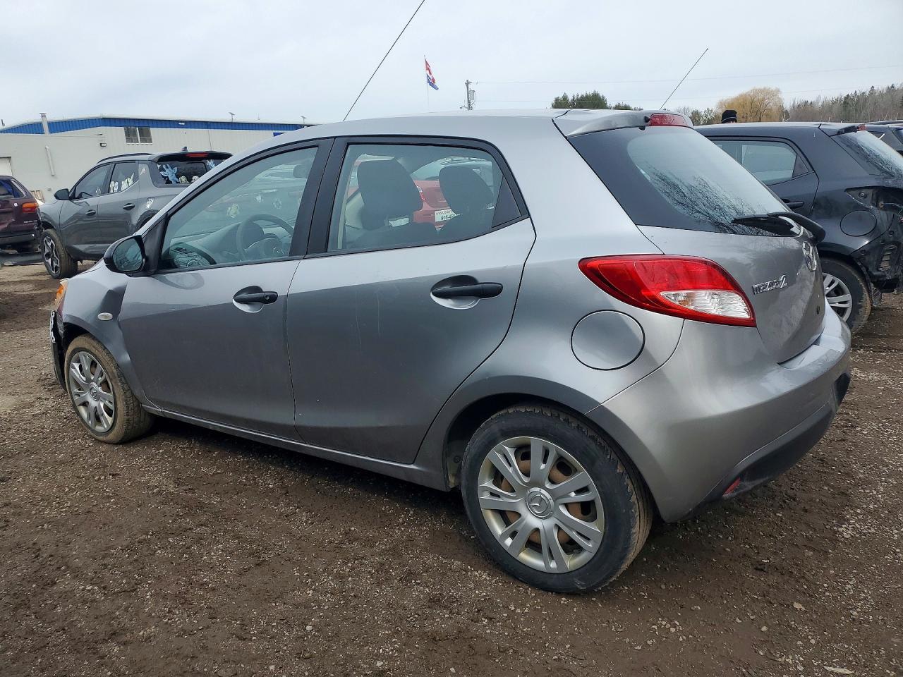 2014 Mazda Mazda2 Sport - Фото 2