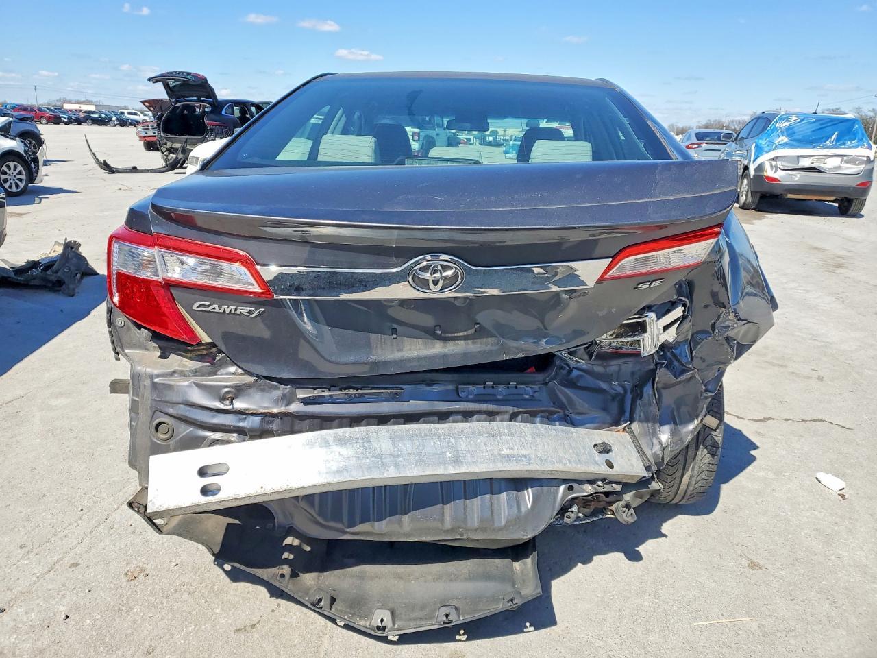 2014 Toyota Camry L - Image 6