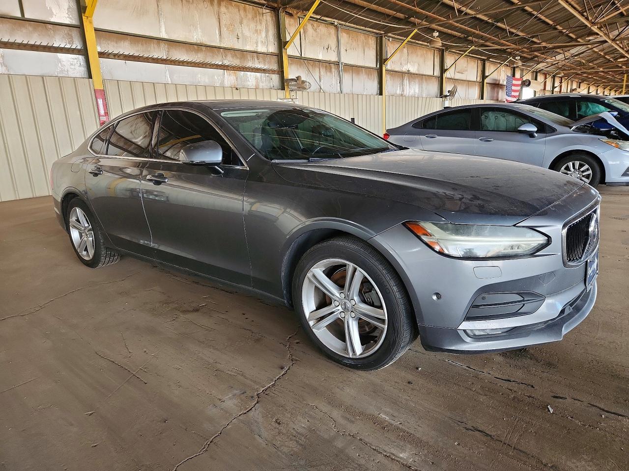 2017 Volvo S90 T5 Momentum - Фото 4