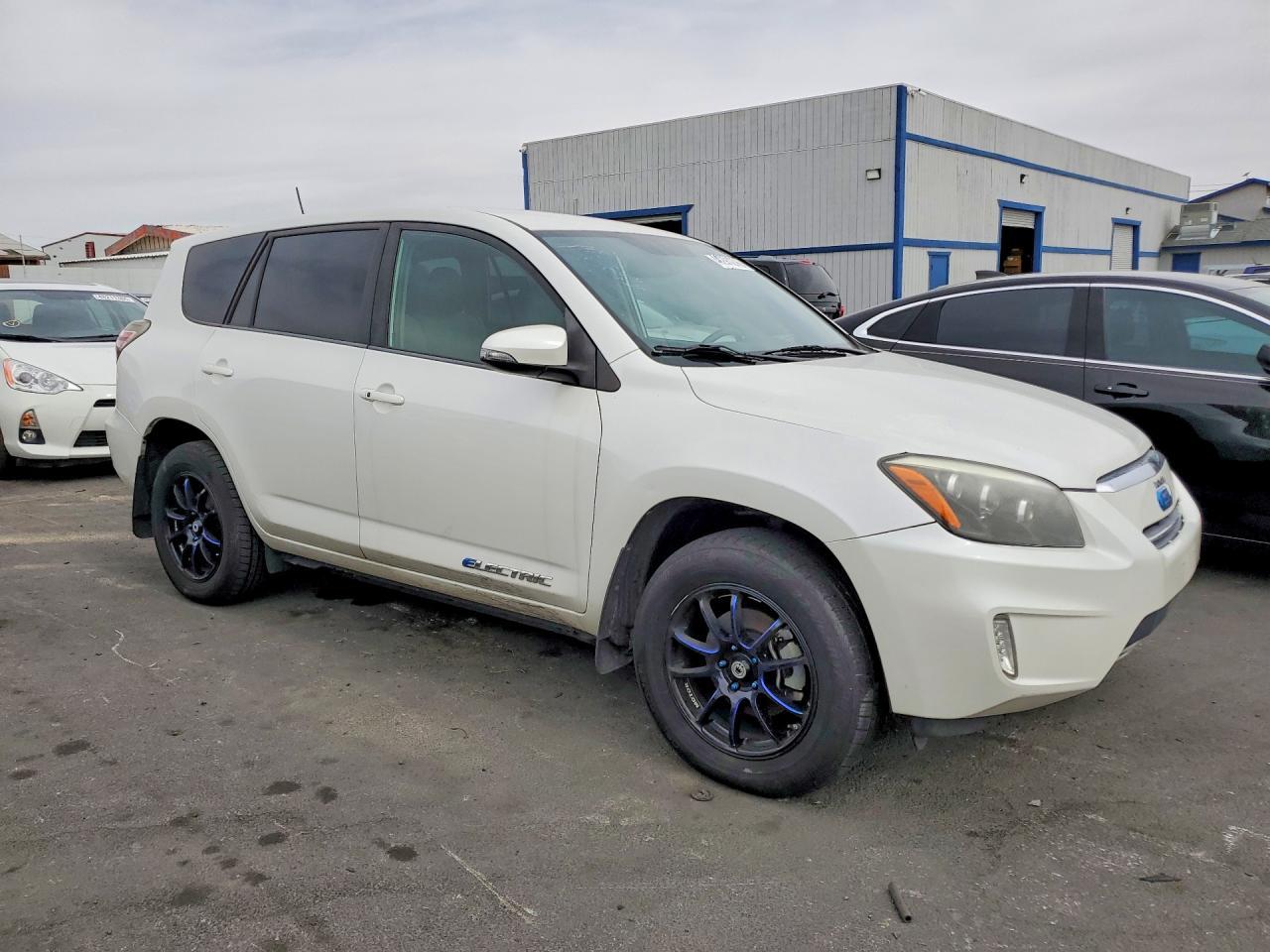 2014 Toyota Rav4 Ev Base - Фото 4