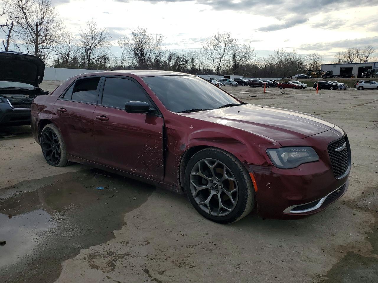 2020 Chrysler 300 Touring - Image 4