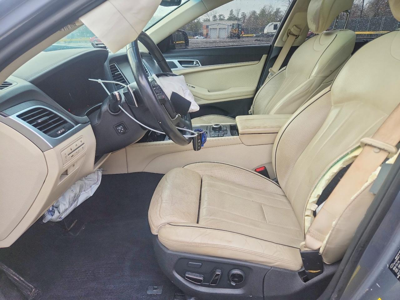 2015 Hyundai Genesis 3.8L - Фото 7