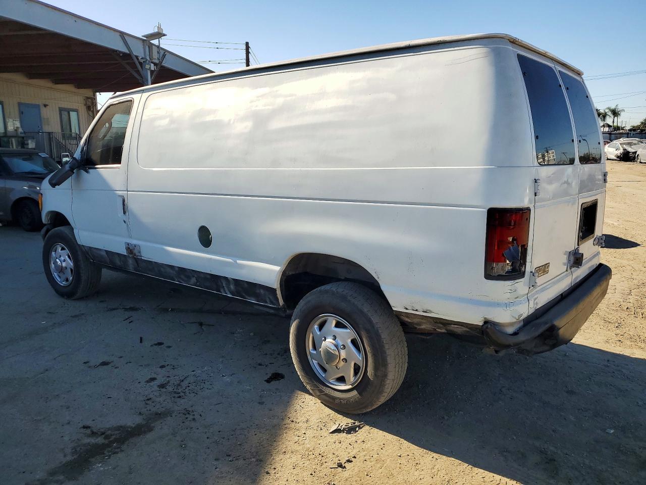 2004 Ford F550 Super Duty Delivery Van - Image 2