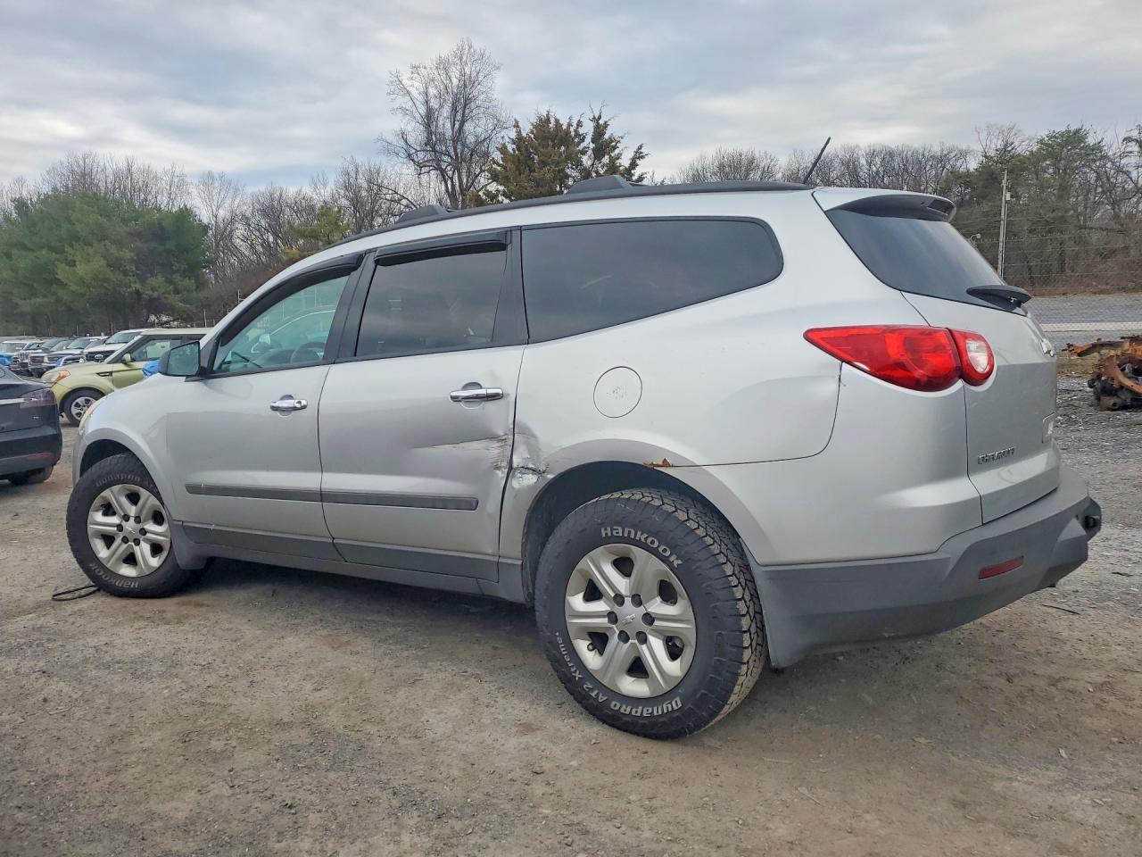2011 Chevrolet Traverse Ls - Image 2