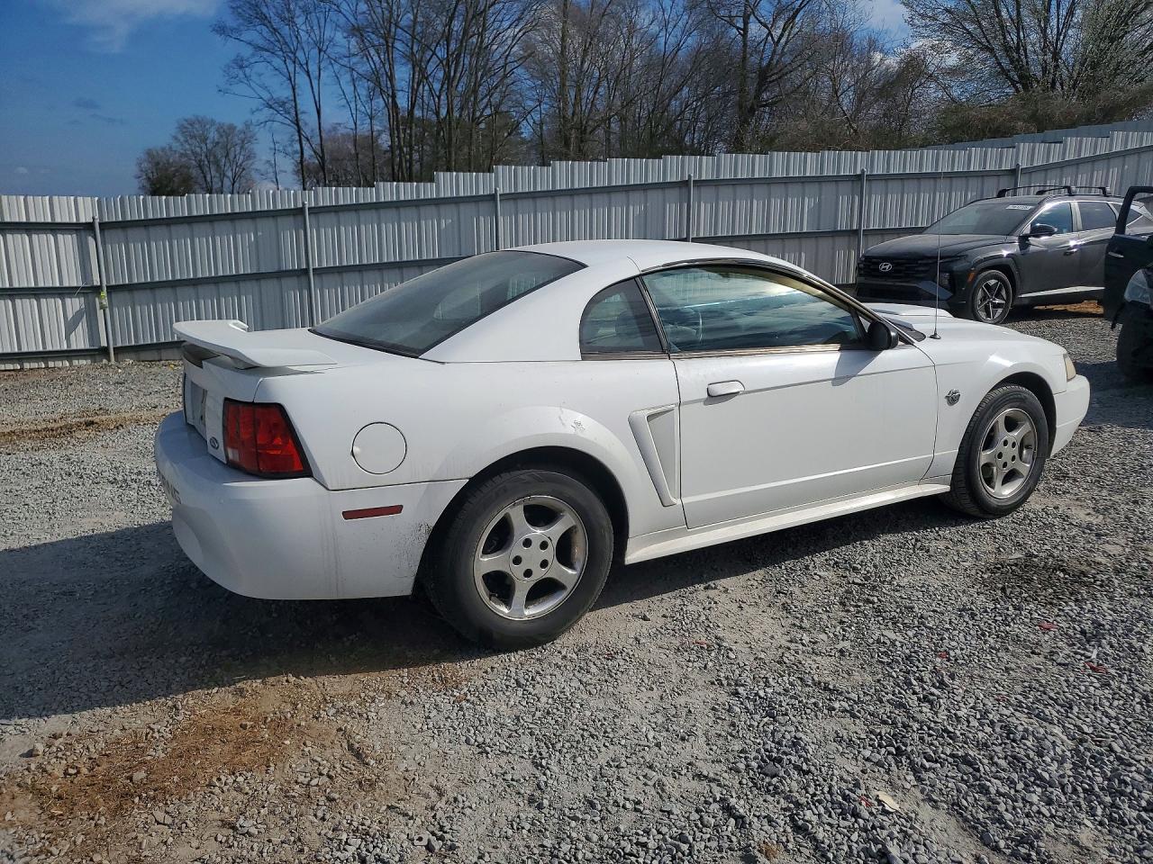 2004 Ford Mustang - Image 3