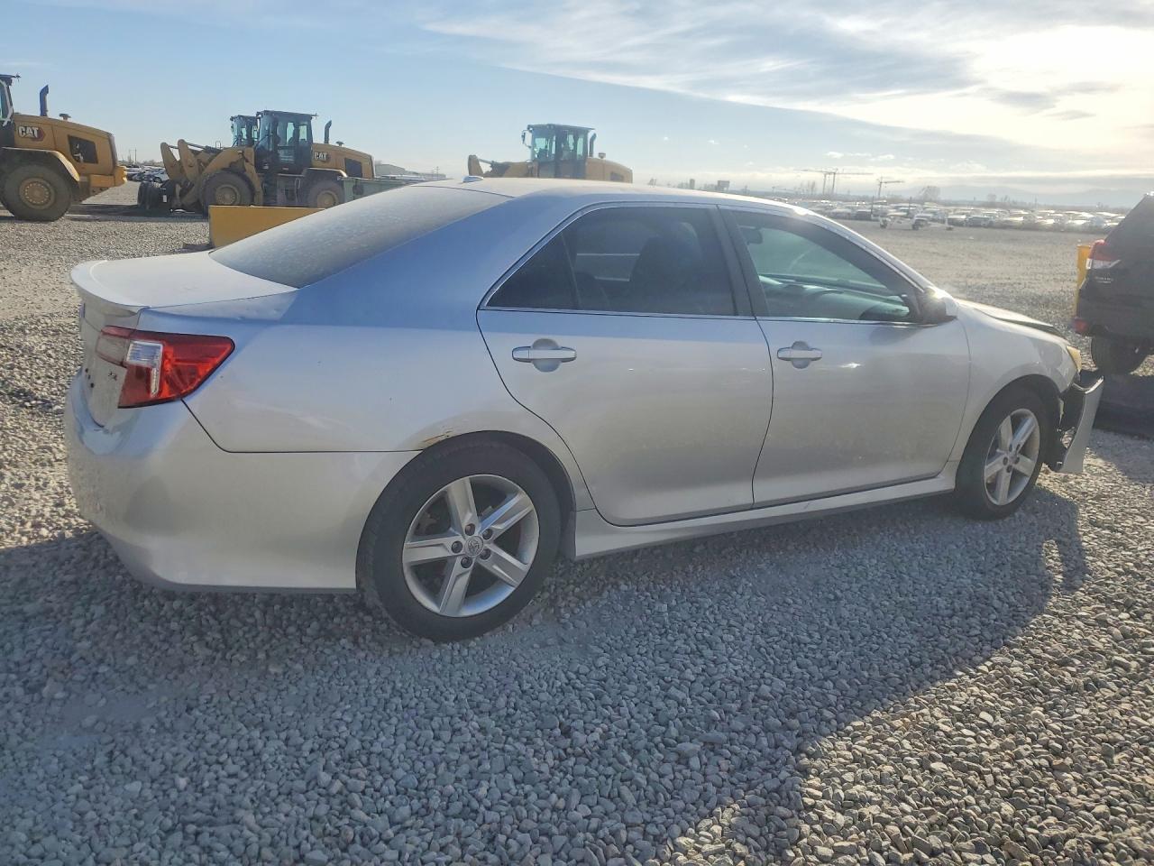 2013 Toyota Camry Se - Image 3
