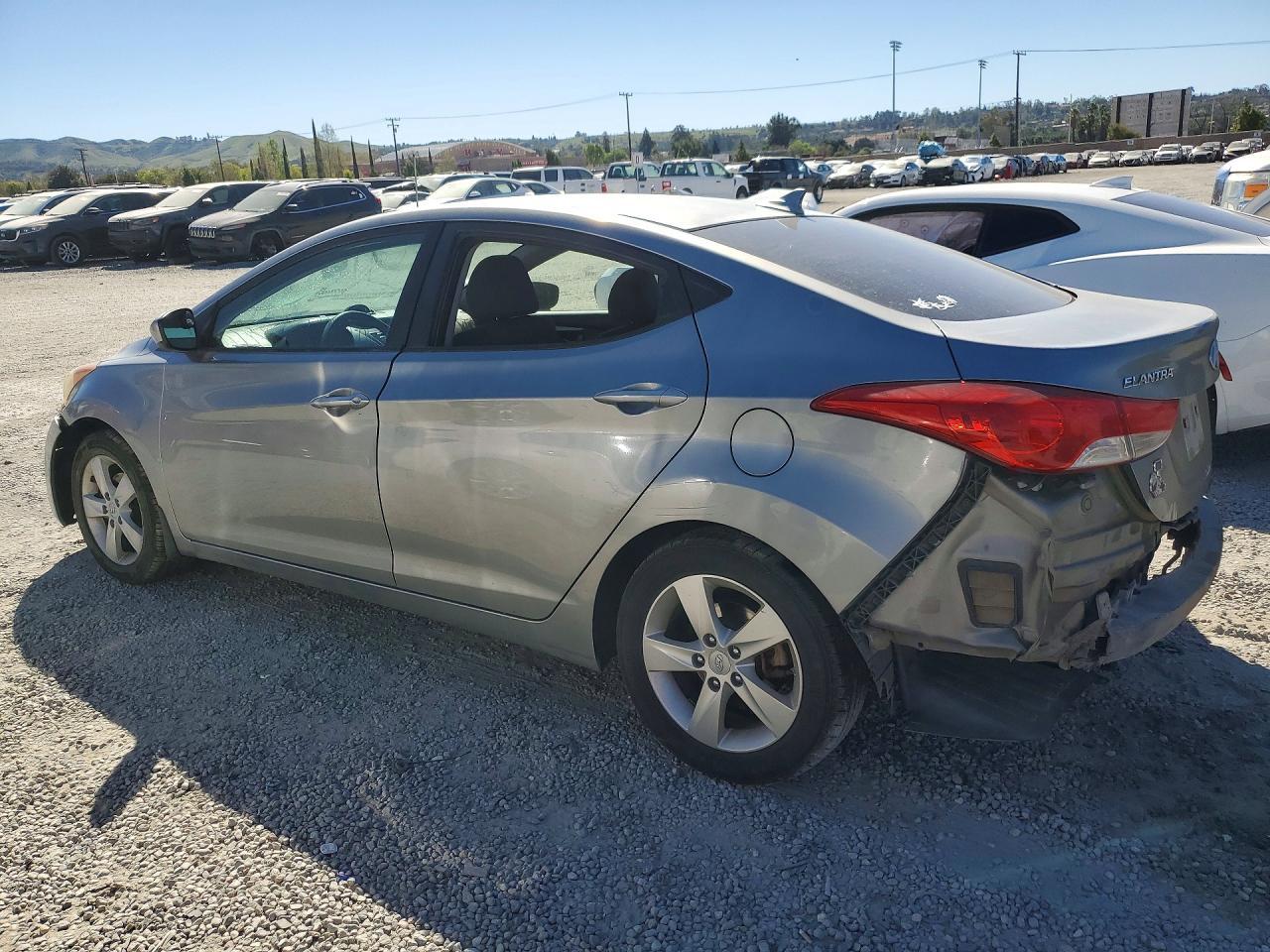 2013 Hyundai Elantra Gls - Image 2