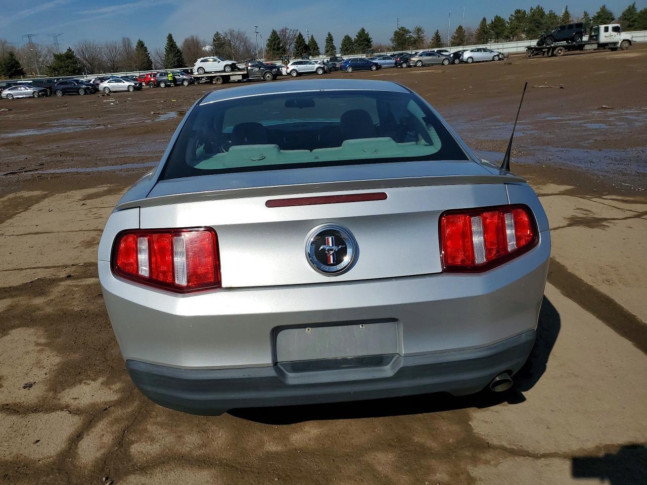 2010 Ford Mustang - Фото 6