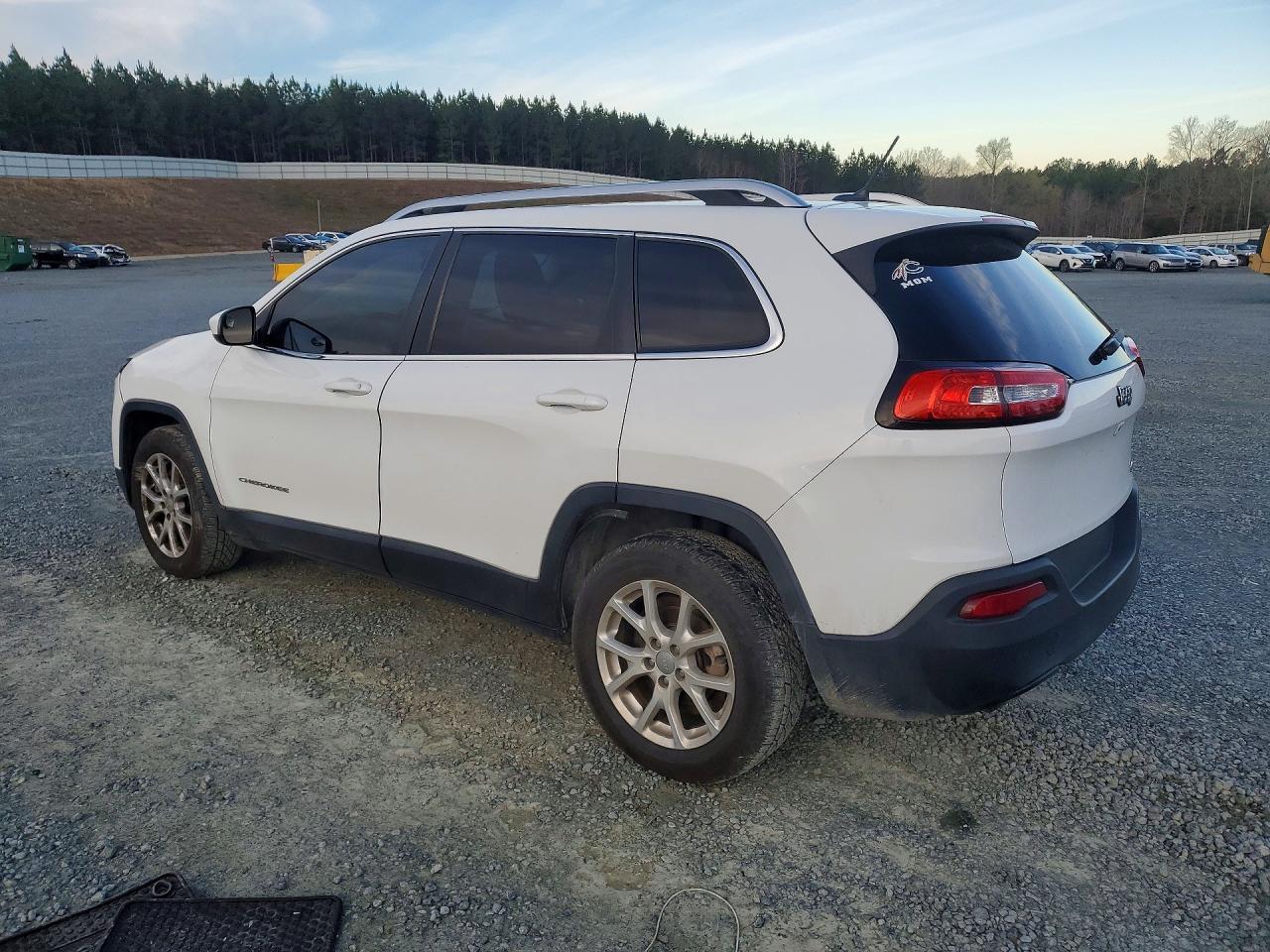 2015 Jeep Cherokee Latitude - Фото 2