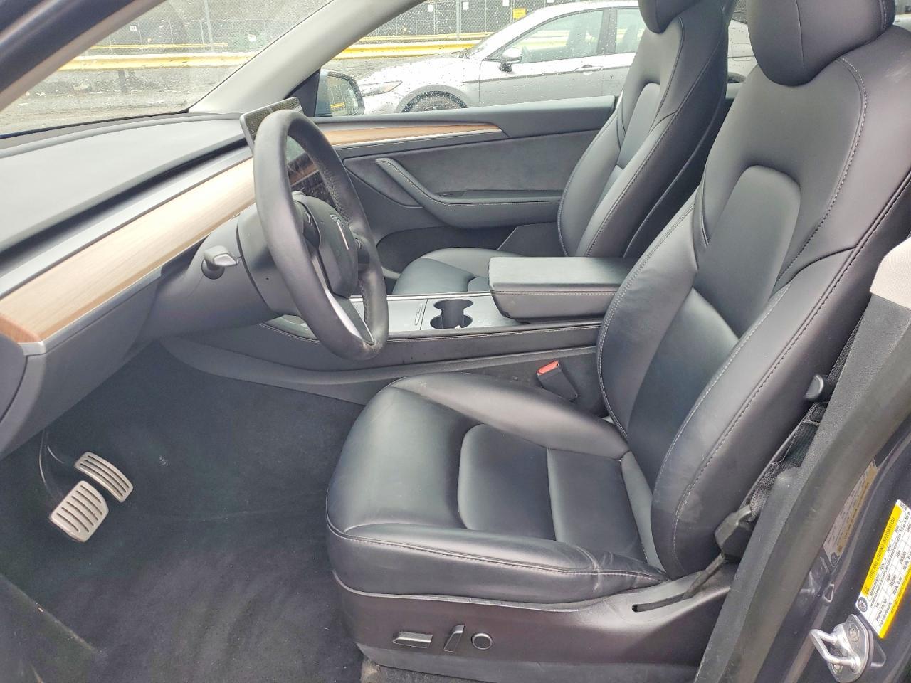 2023 Tesla Model Y - Image 7