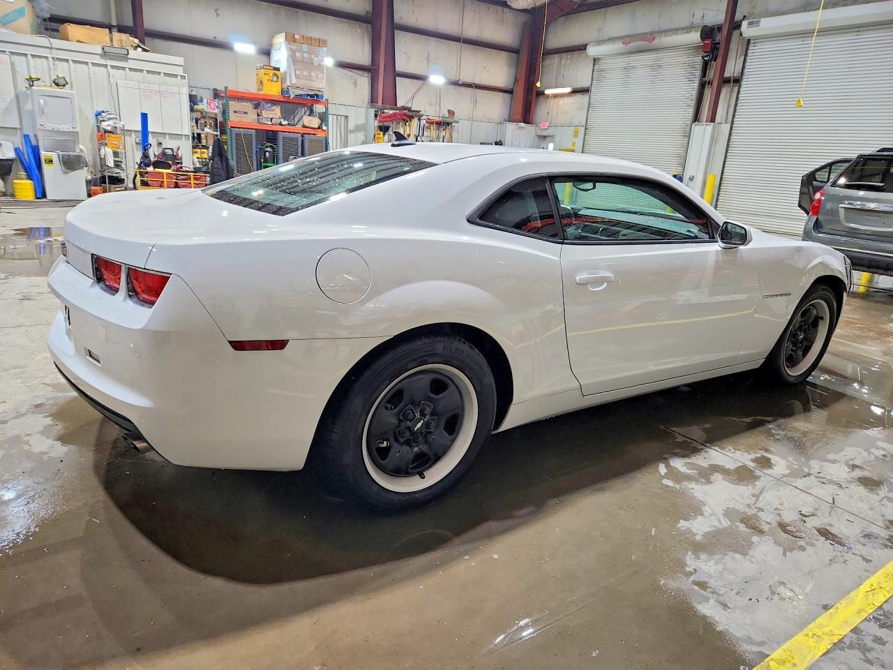 2011 Chevrolet Camaro Ls - Фото 3