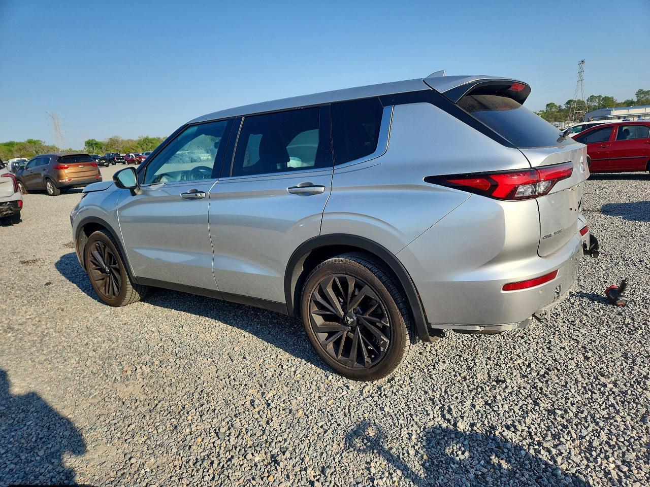 2022 Mitsubishi Outlander Se - Фото 2