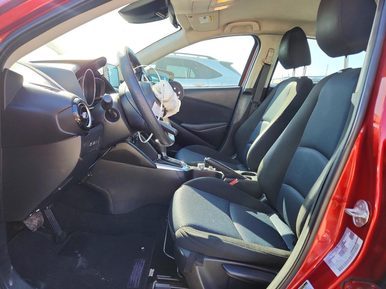 2019 Toyota Yaris Le - Image 7