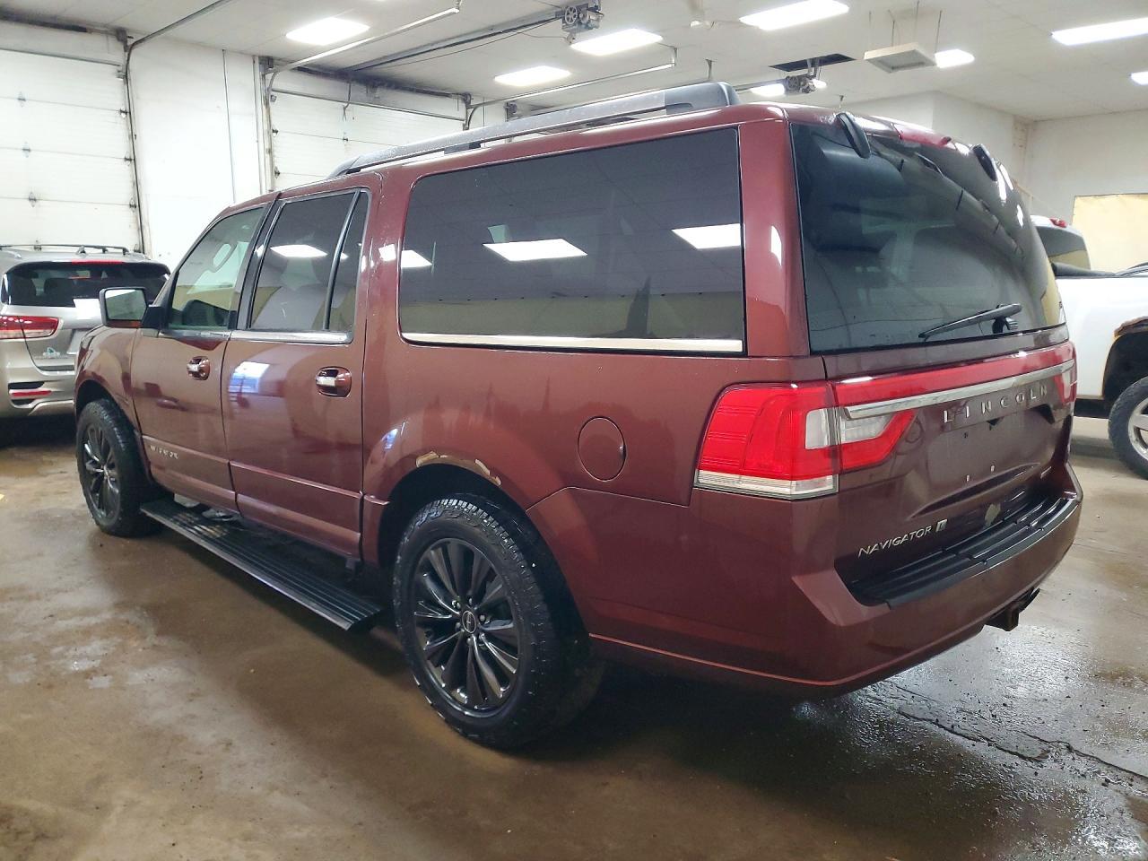 2015 Lincoln Navigator L - Фото 2
