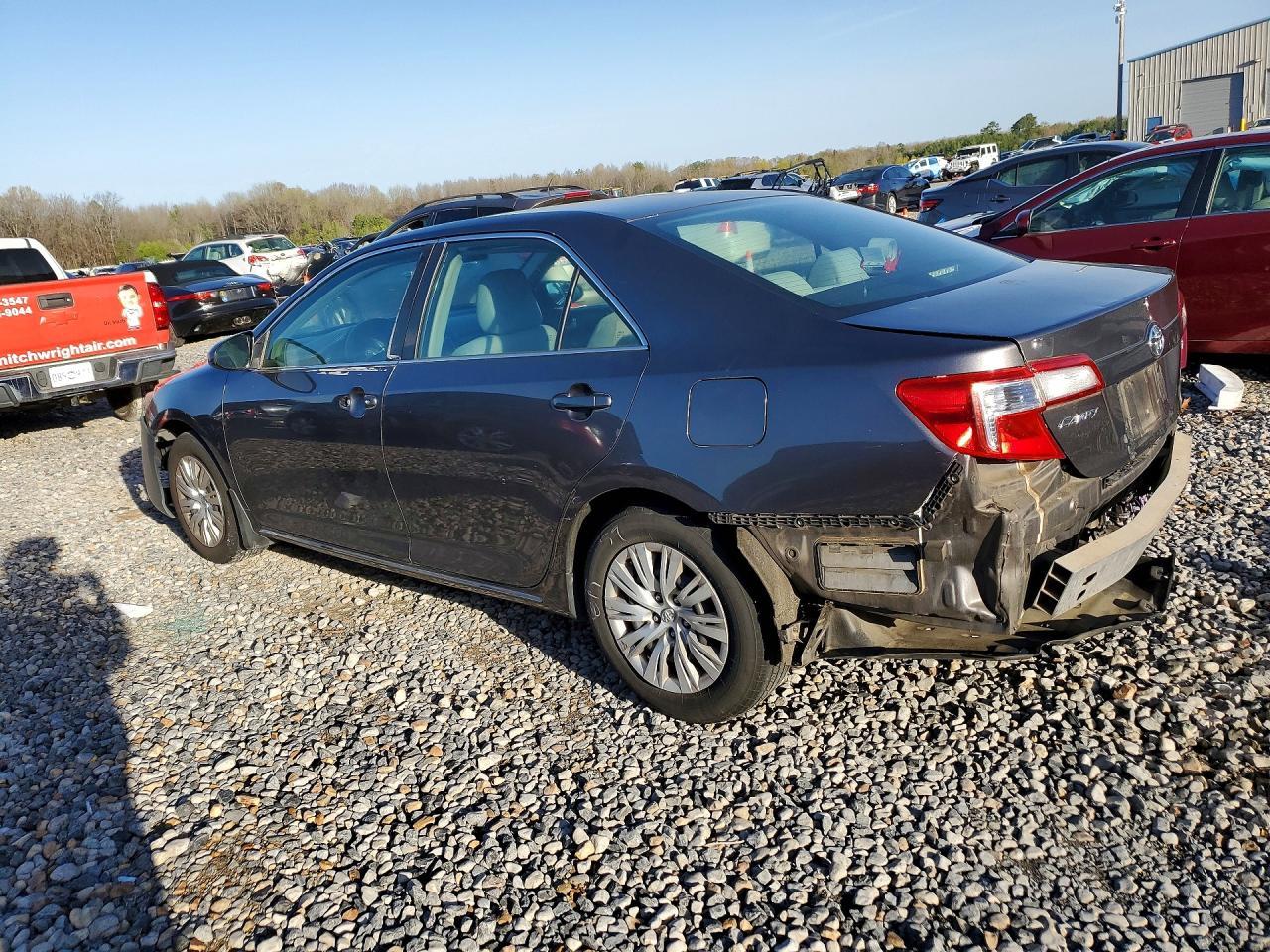2014 Toyota Camry Le - Image 2