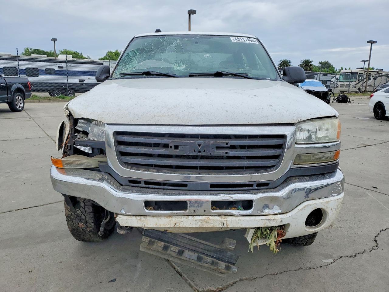 2004 GMC Sierra K2500 Heavy Duty - Фото 5