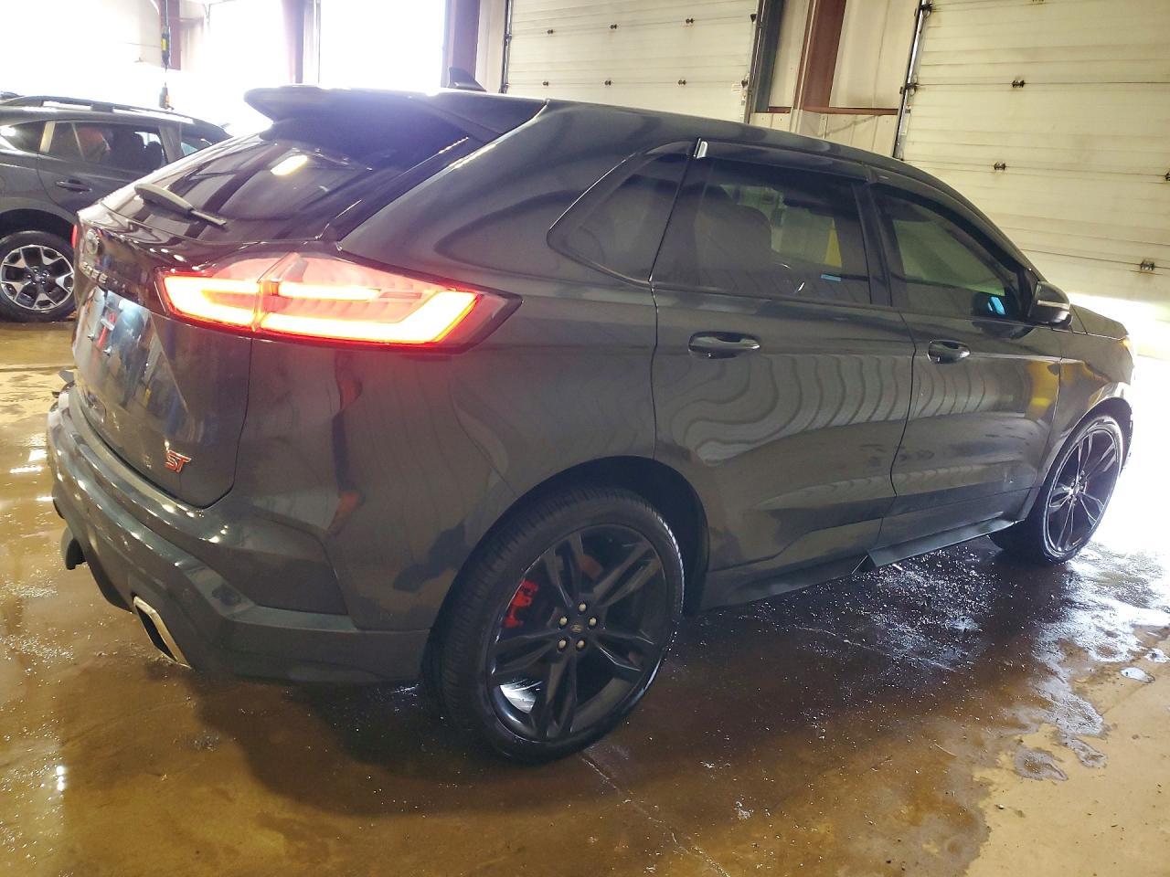 2021 Ford Edge St - Фото 3