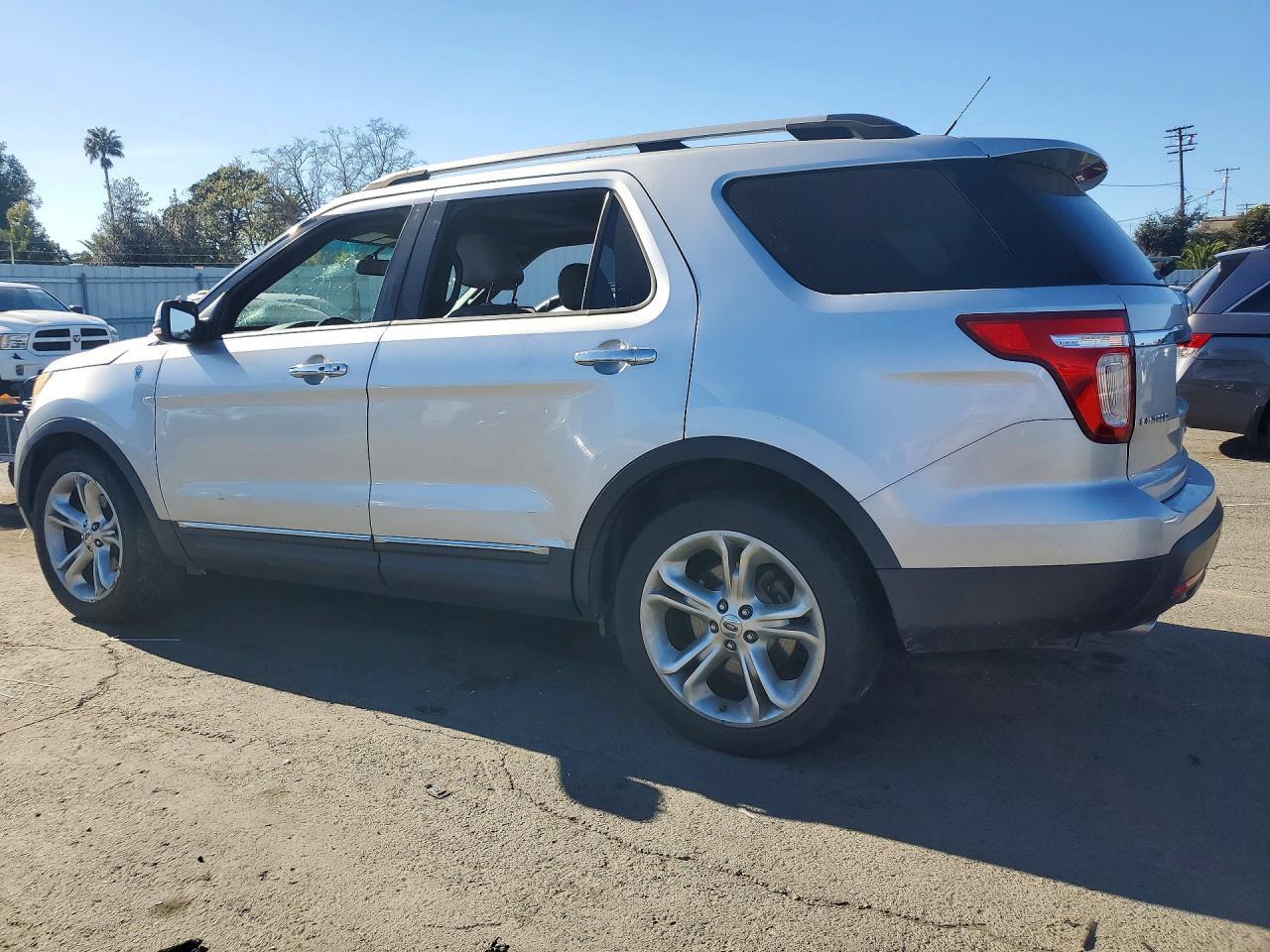2011 Ford Explorer Limited - Image 2