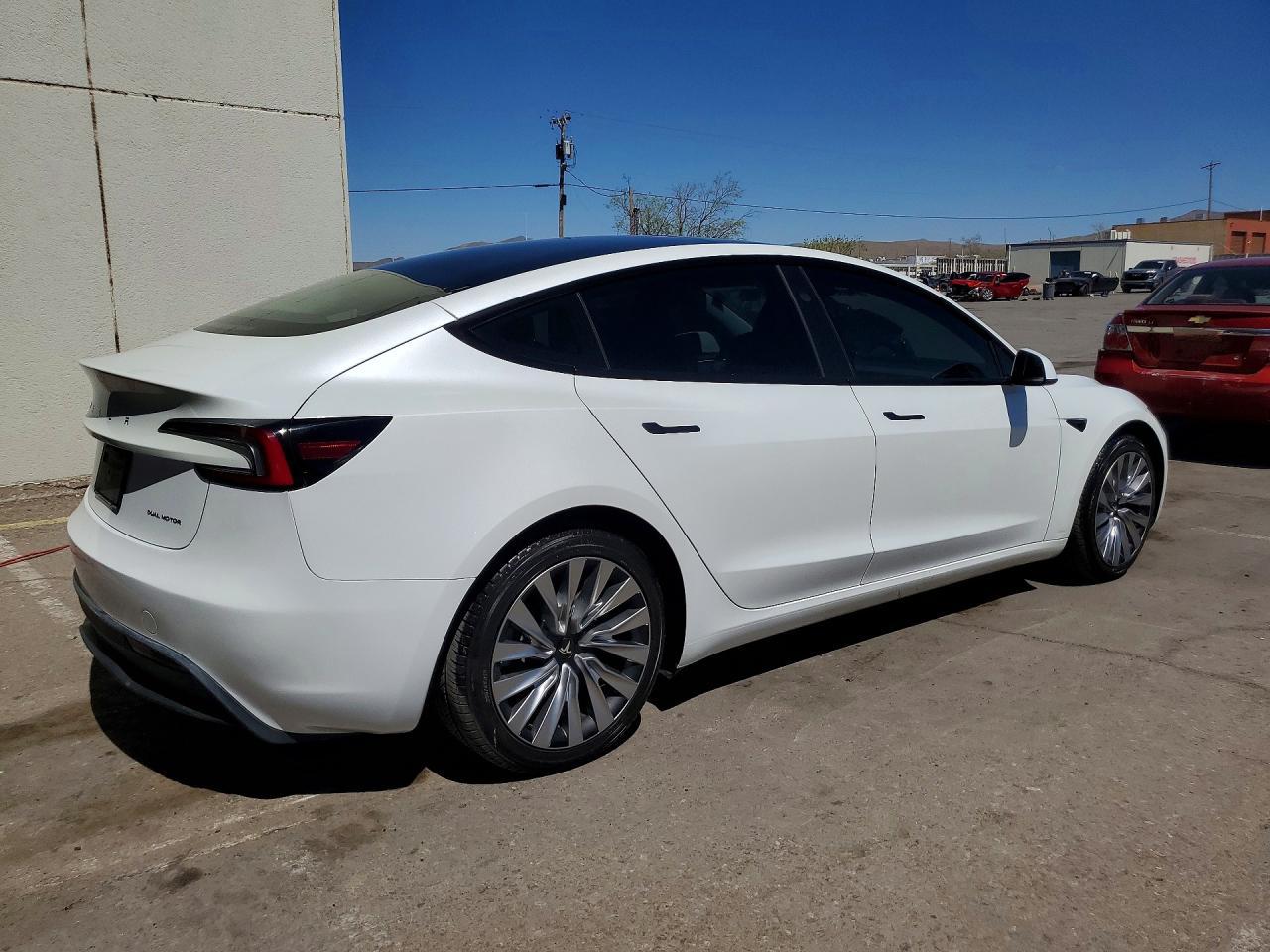 2024 Tesla Model 3 - Image 3