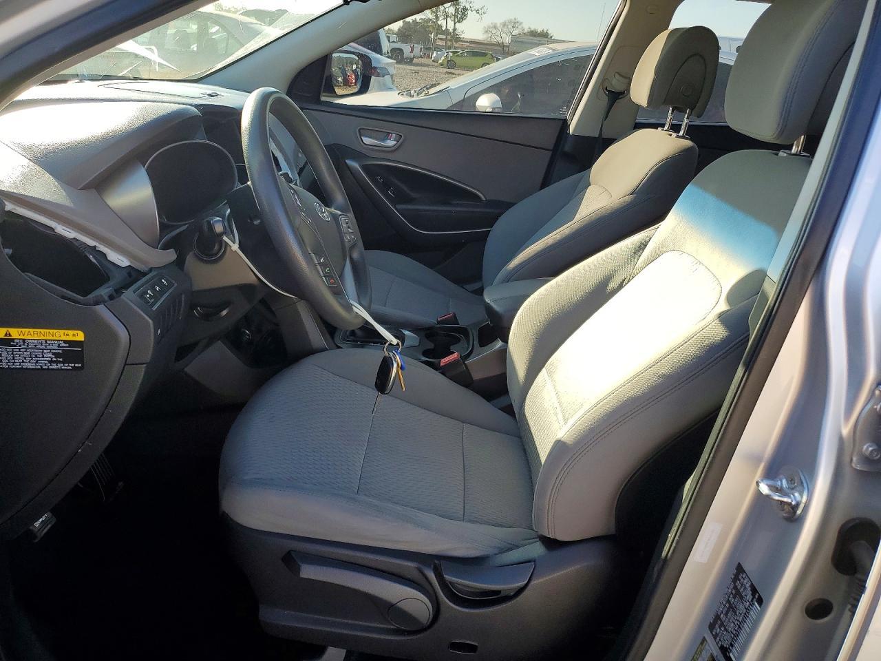 2014 Hyundai Santa Fe Sport 2.4L - Image 7