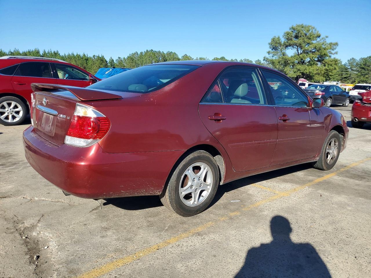 2005 Toyota Camry Le - Фото 3