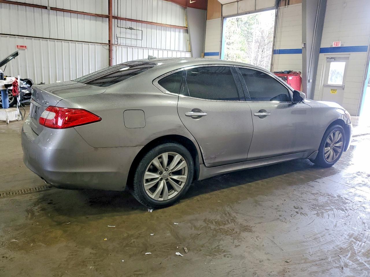 2011 Infiniti M37 X - Image 3
