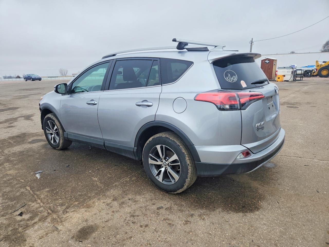 2017 Toyota Rav4 Xle - Фото 2