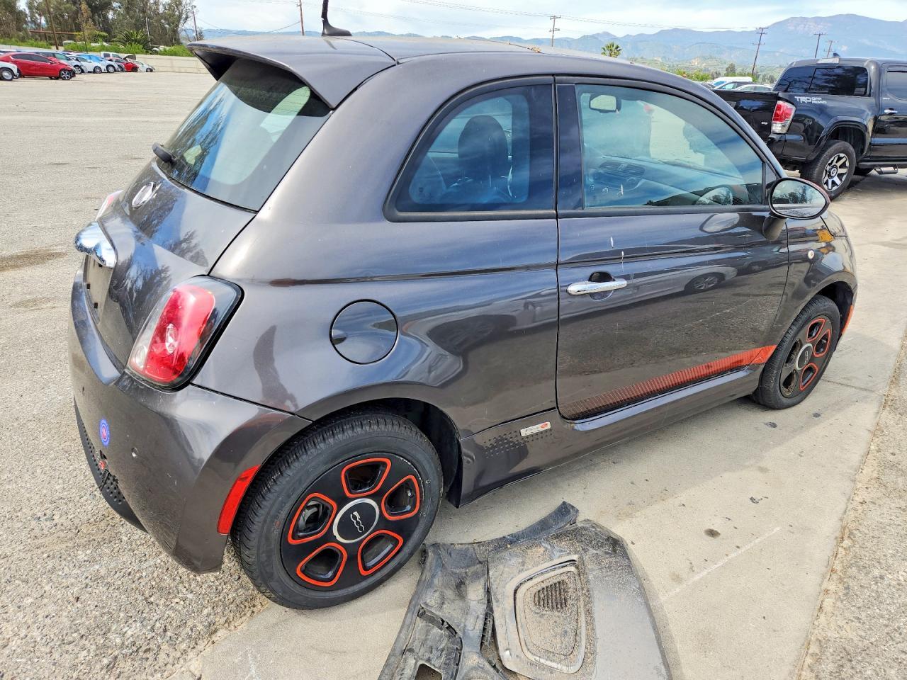 2014 Fiat 500 Electric - Image 3