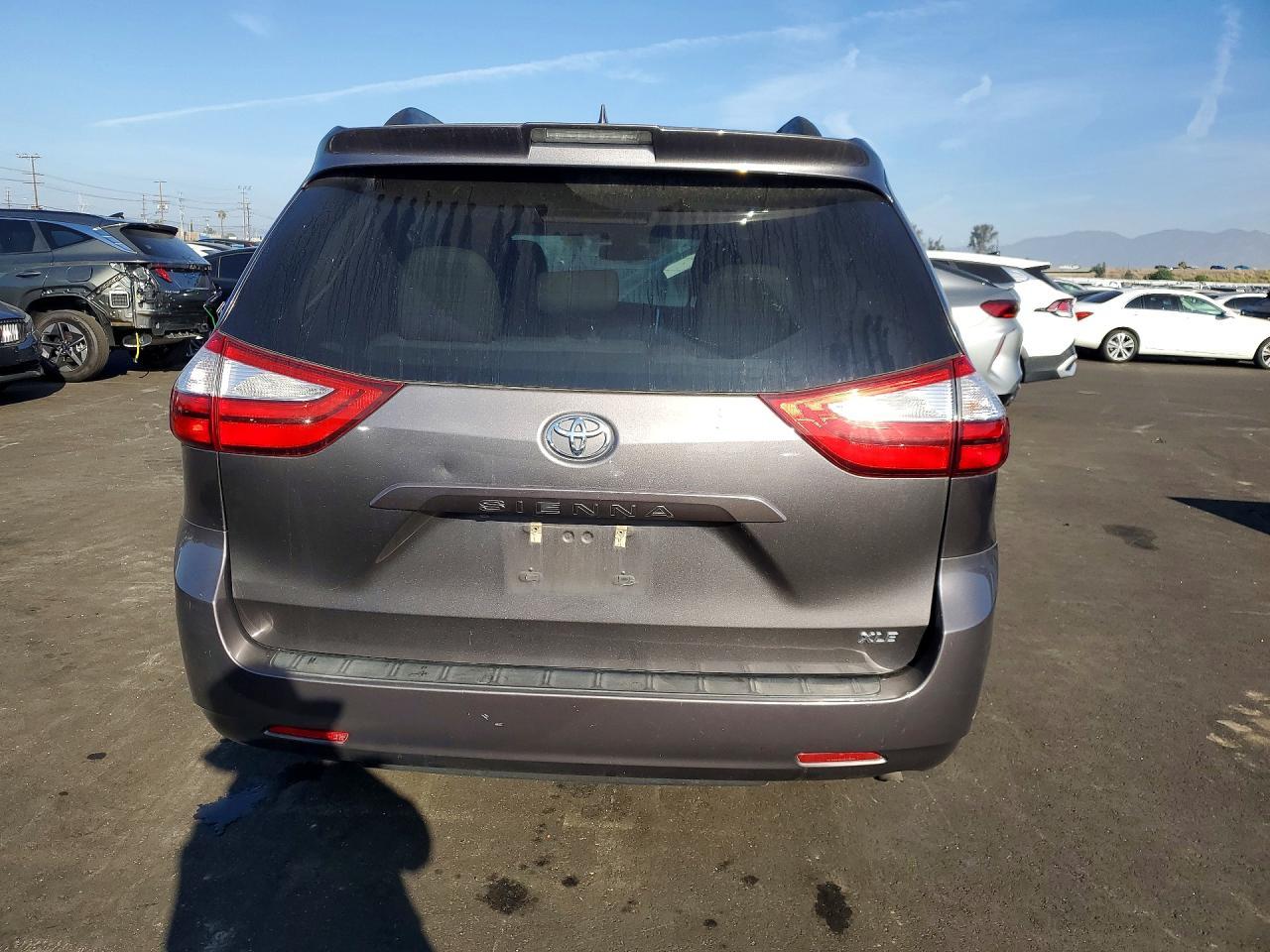2019 Toyota Sienna Xle 8-Passenger - Image 6