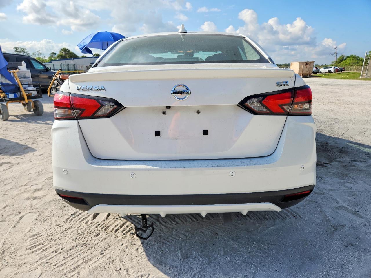 2021 Nissan Versa Sr - Image 6