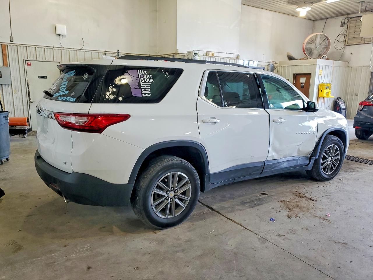 2020 Chevrolet Traverse Lt - Image 3