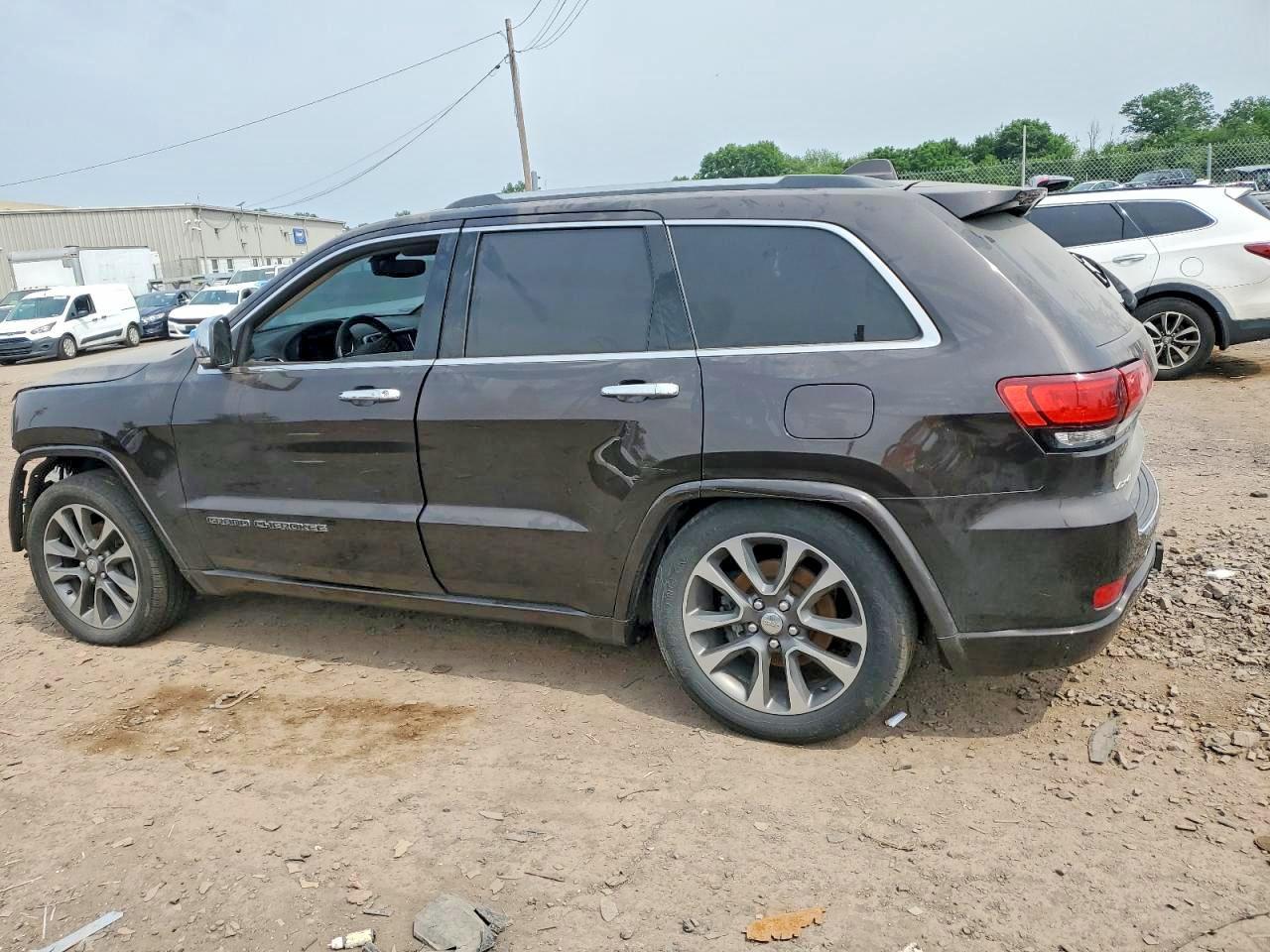 2017 Jeep Grand Cherokee Overland - Фото 2