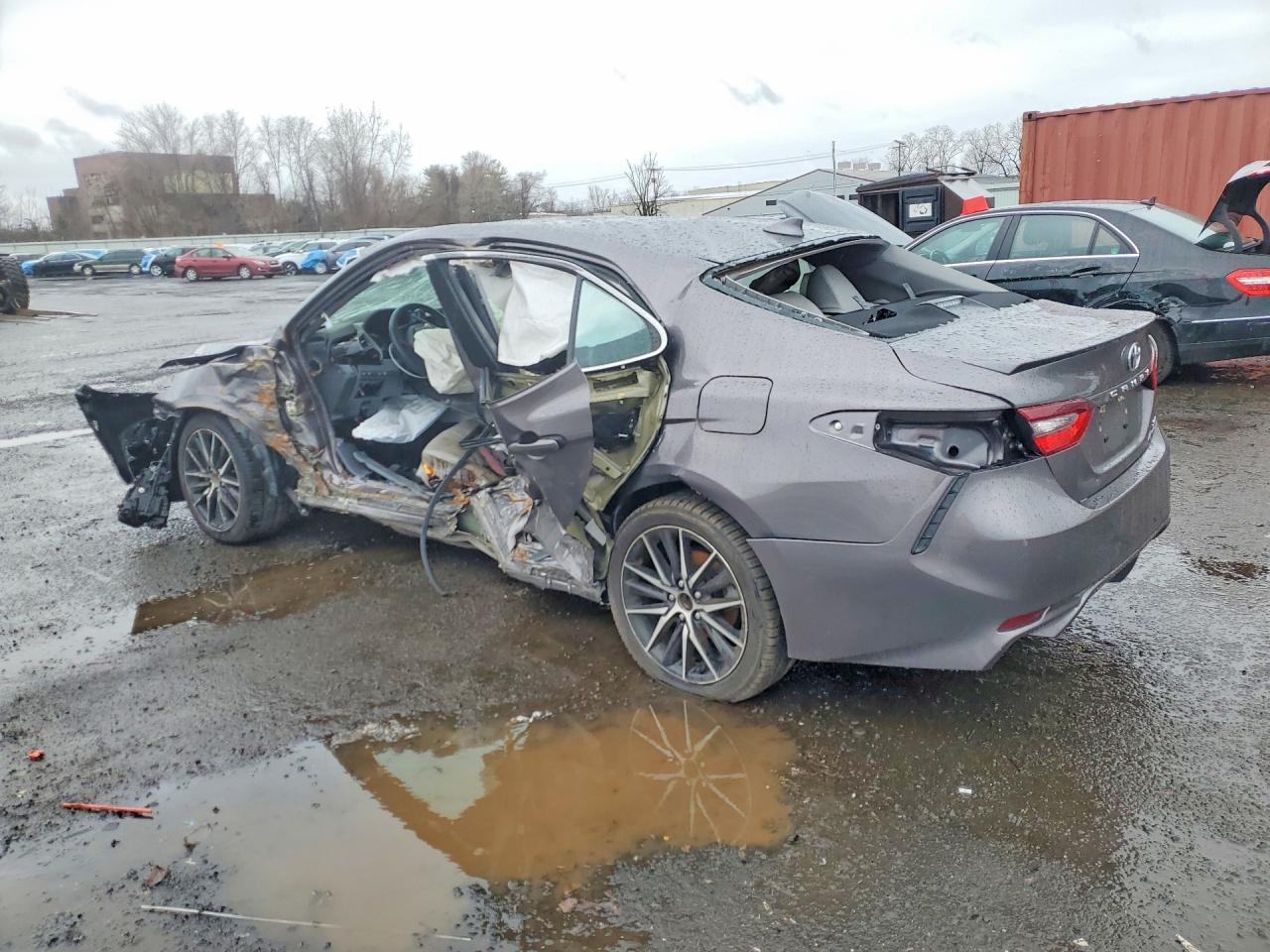 2022 Toyota Camry Se - Фото 2