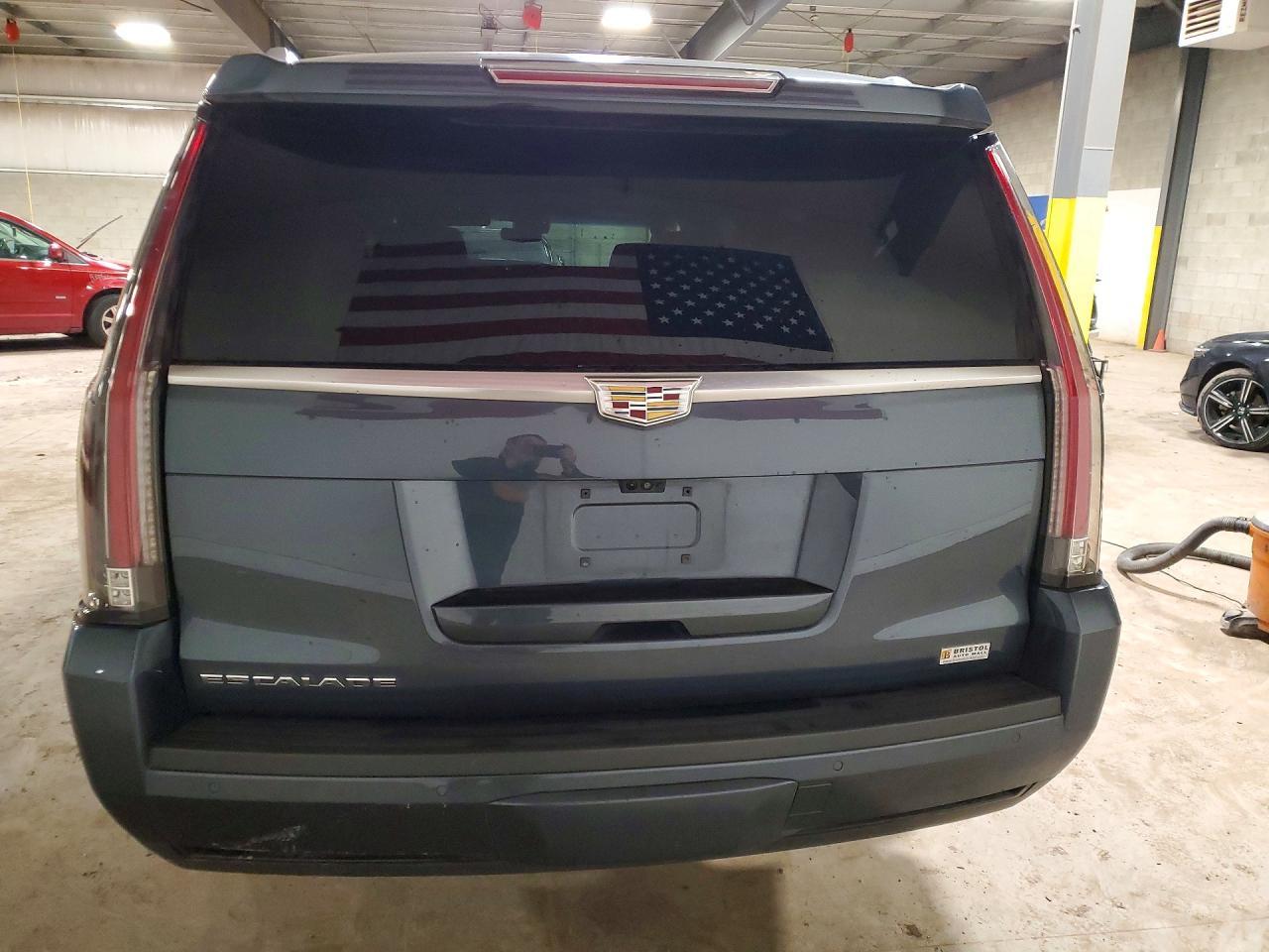 2019 Cadillac Escalade Esv Premium Luxury - Image 6