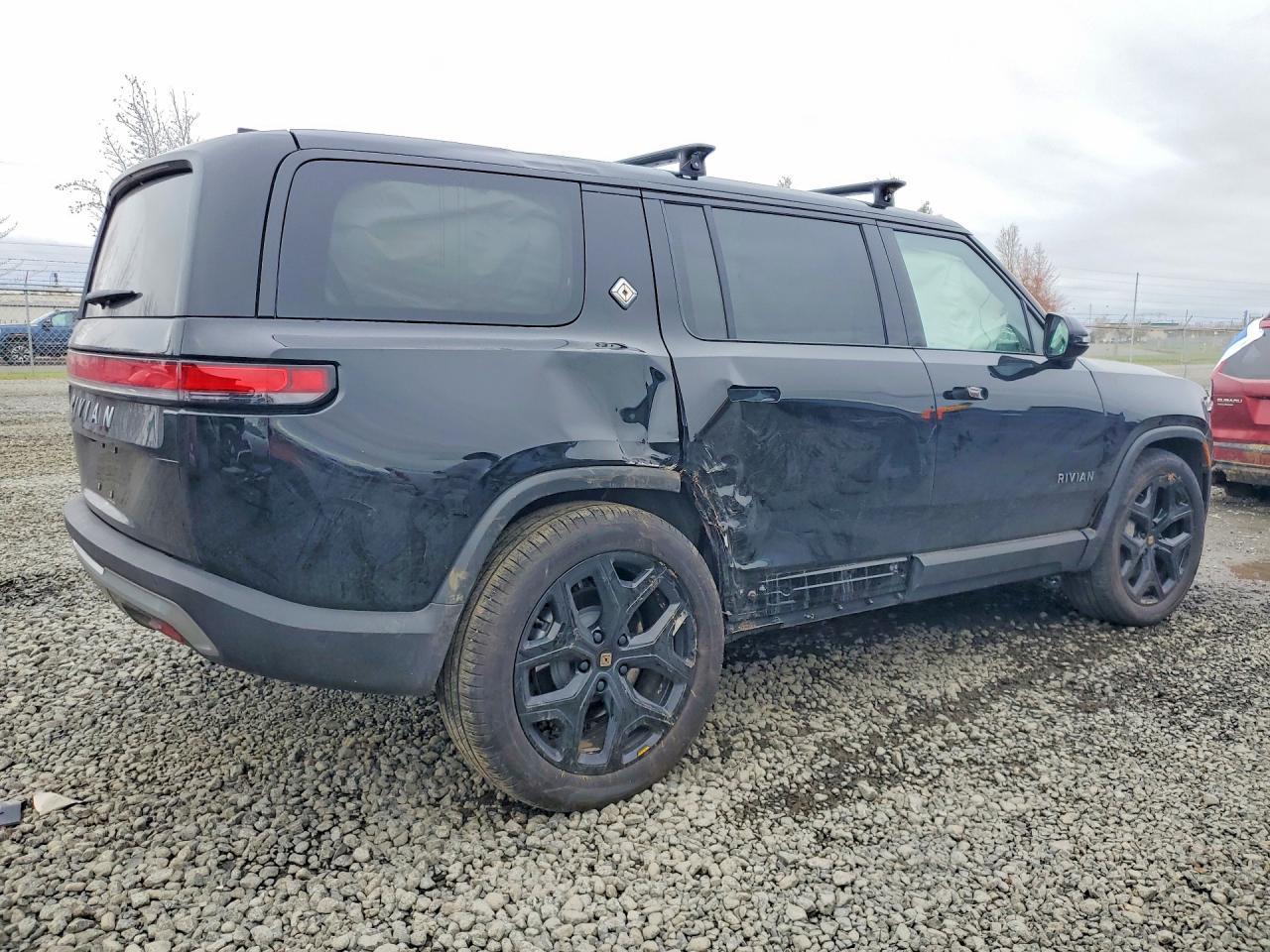 2025 Rivian R1S Adventure - Фото 3