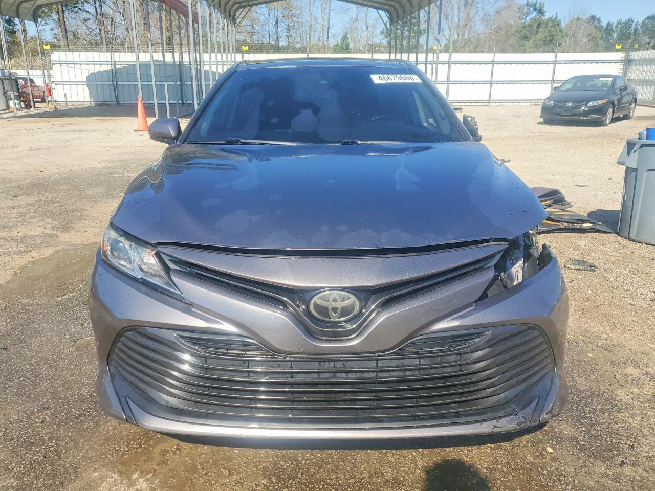 2018 Toyota Camry Le - Фото 5