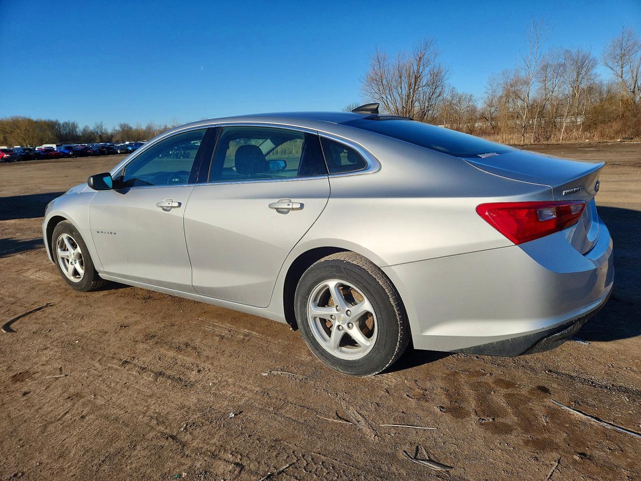 2017 Chevrolet Malibu Ls - Фото 2
