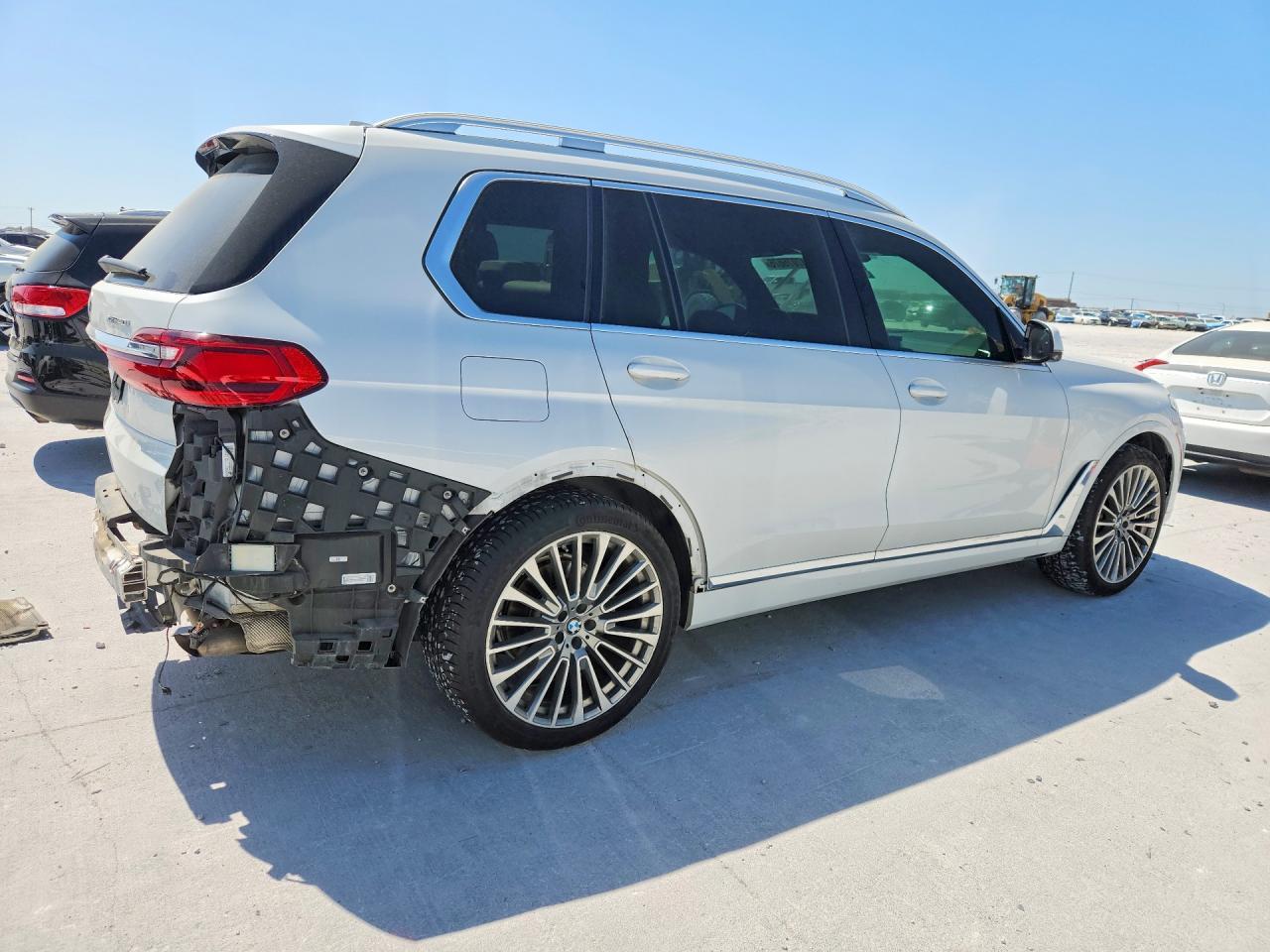 2020 BMW X7 xDrive40I - Фото 3