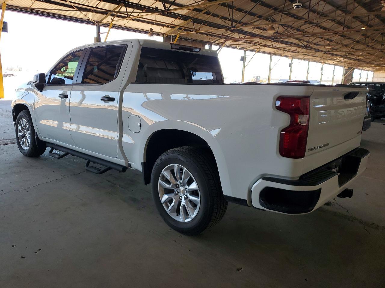 2024 Chevrolet Silverado C1500 Custom - Фото 2
