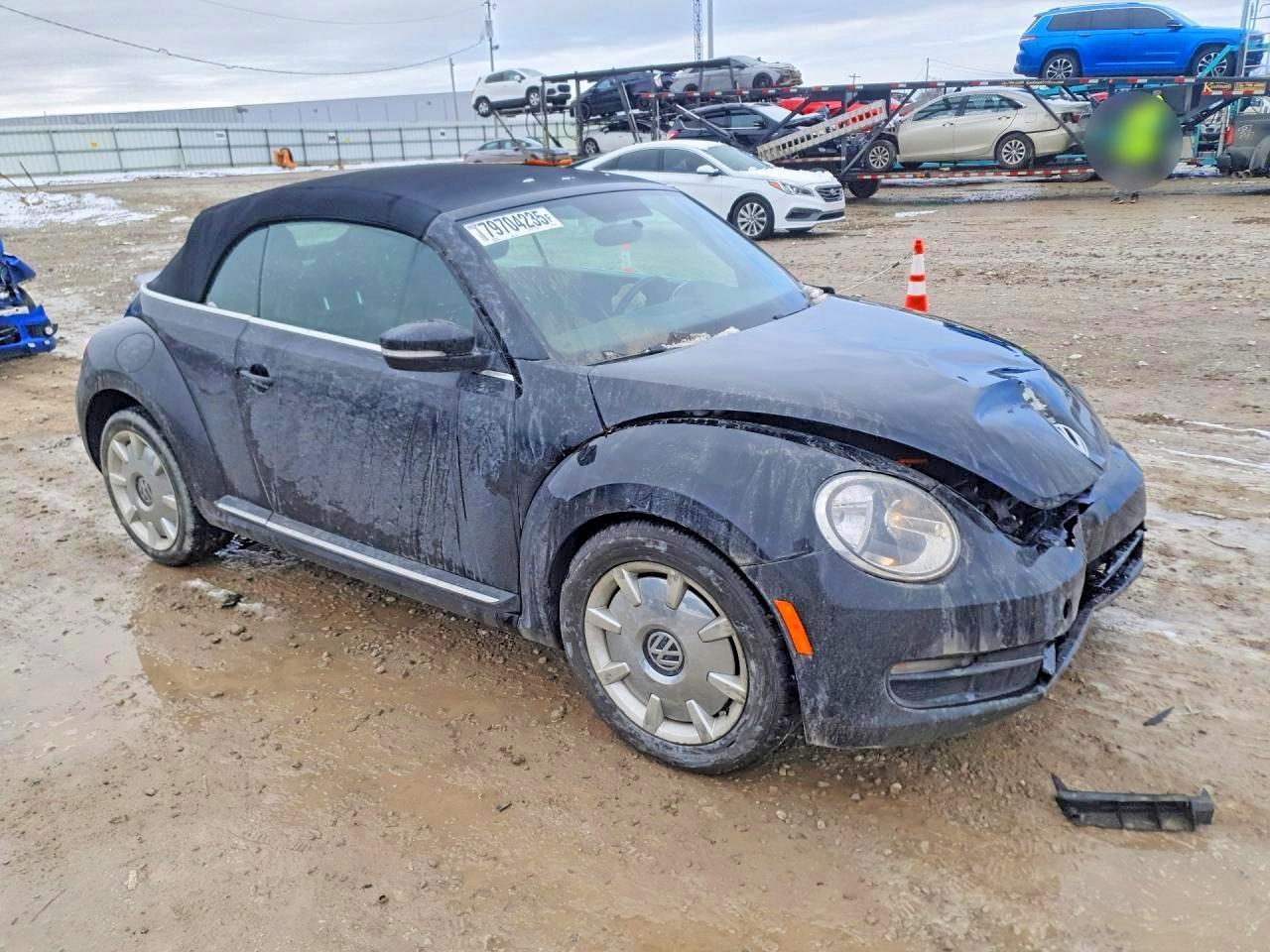 2013 Volkswagen Beetle - Image 4