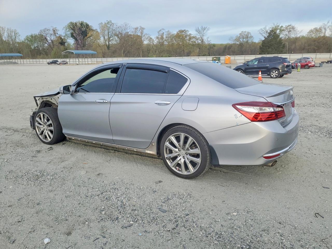 2017 Honda Accord Touring - Image 2