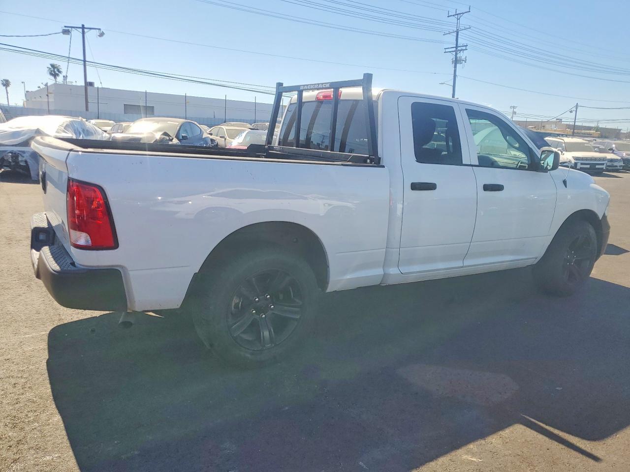 2022 Ram 1500 Classic - Фото 3