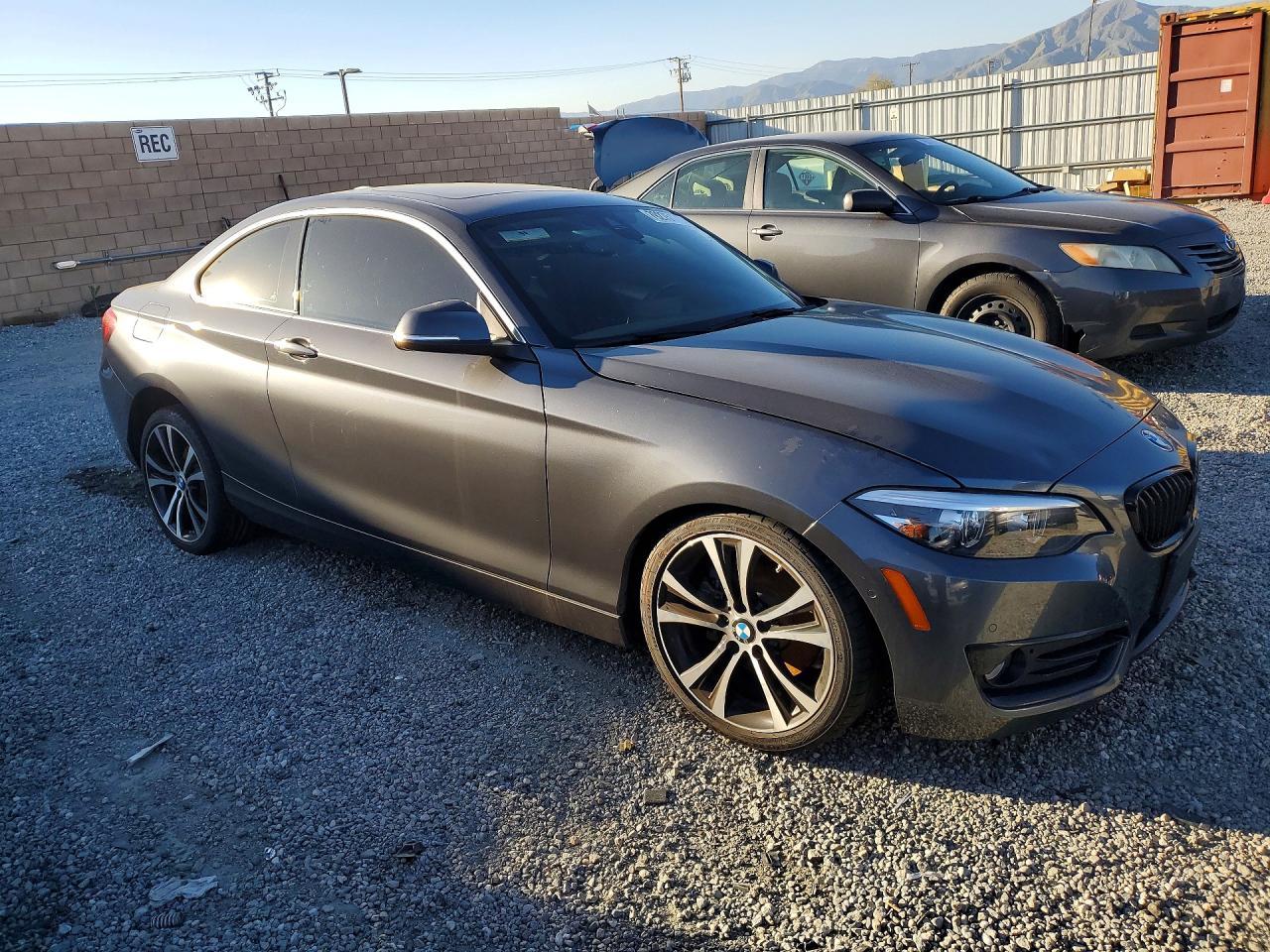 2020 BMW 230I - Фото 4