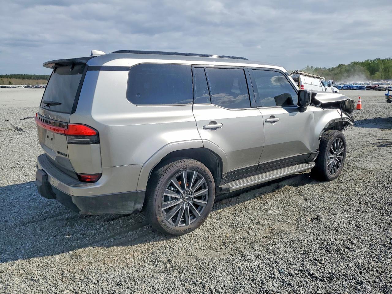 2025 Lexus Gx 550 Luxury - Image 3
