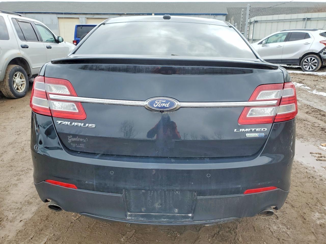 2018 Ford Taurus Limited - Image 6