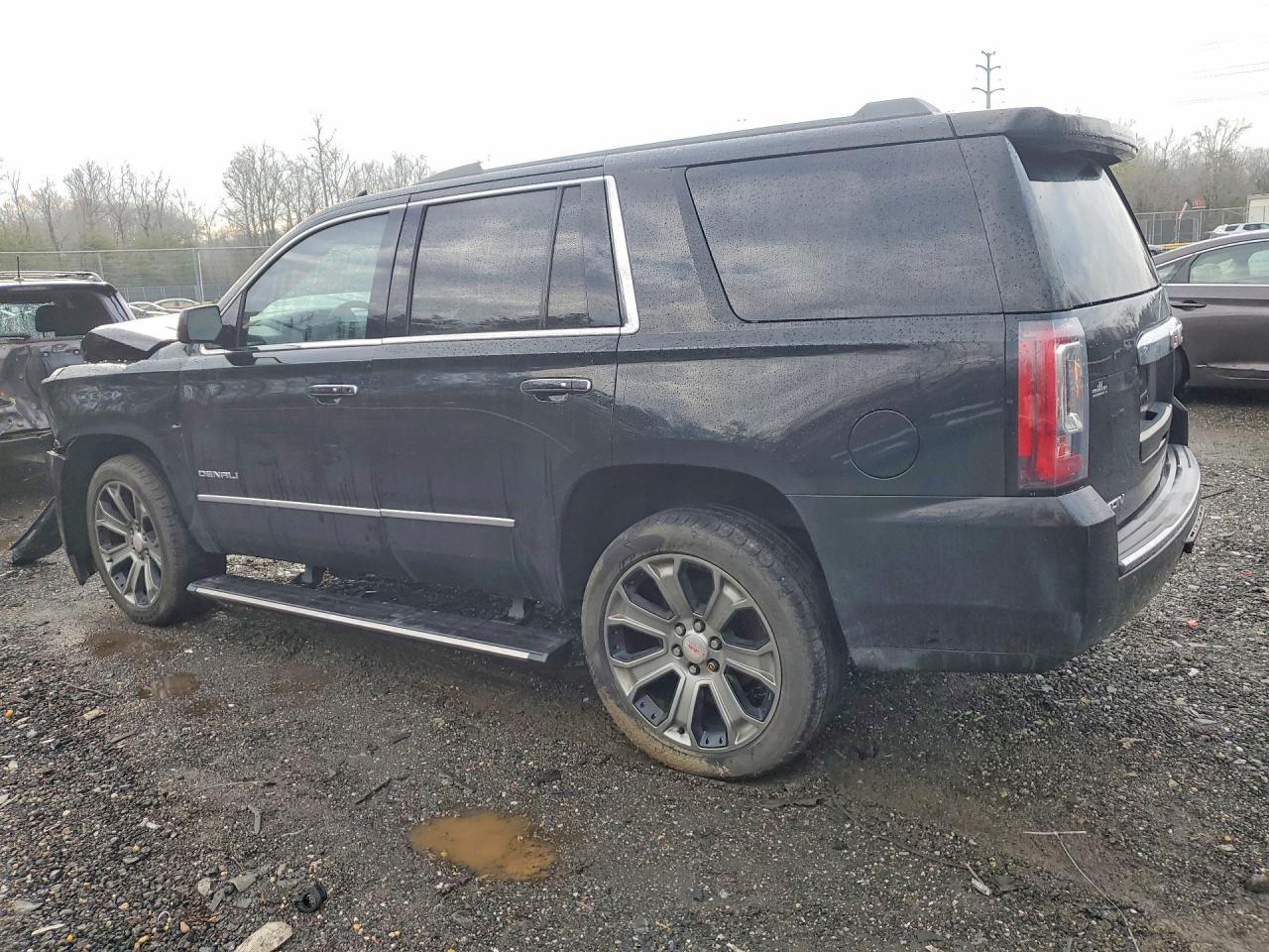 2017 GMC Yukon Denali - Фото 2