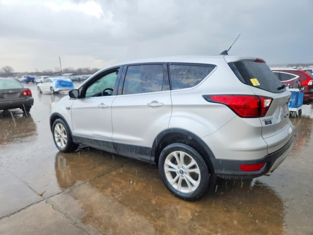 2019 Ford Escape Se - Фото 2