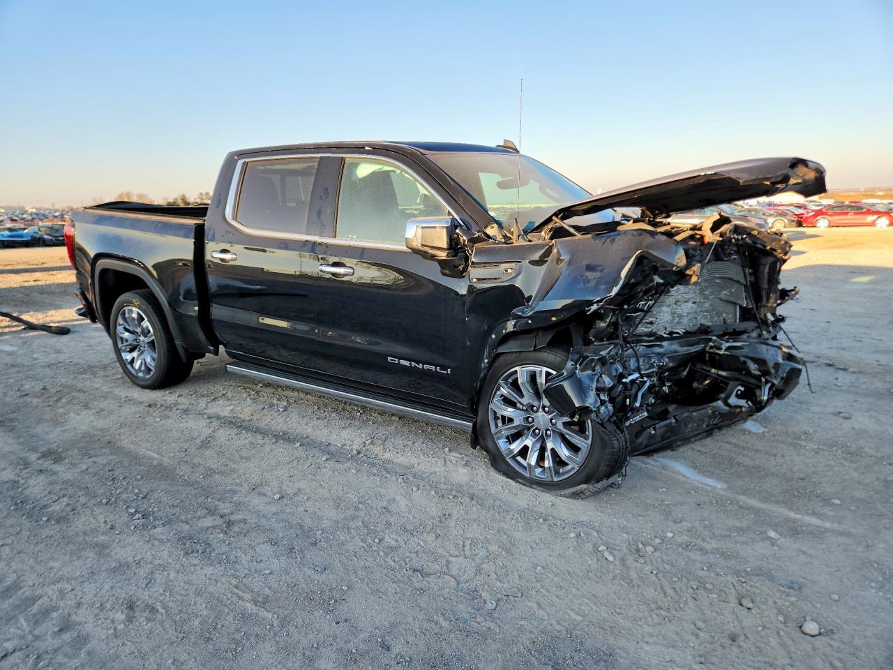 2025 GMC Sierra K1500 Denali - Image 4