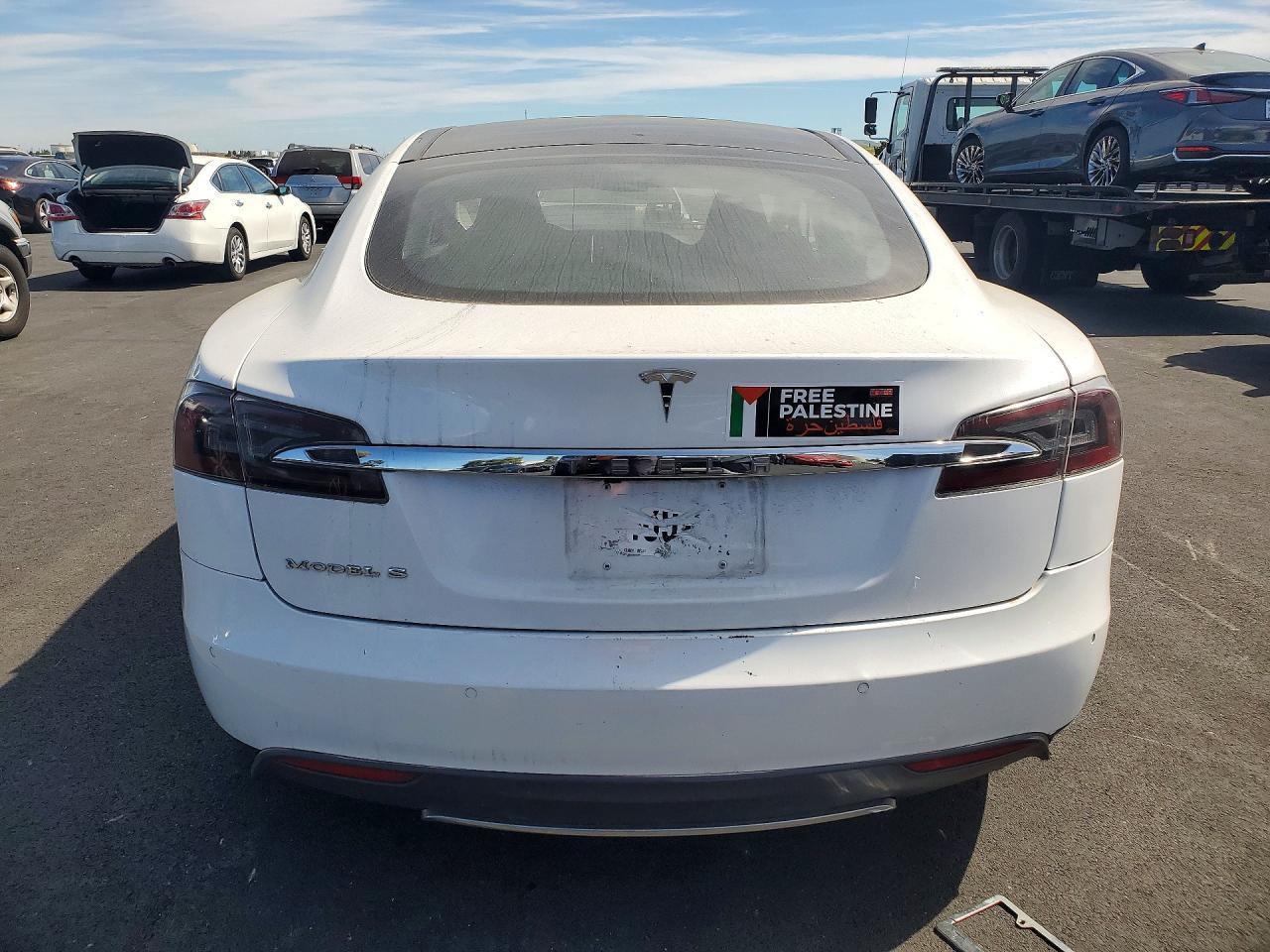 2014 Tesla Model S - Image 6